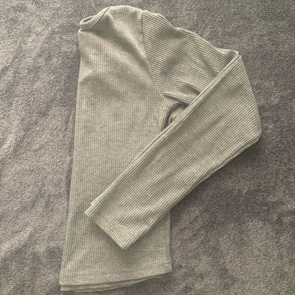 Fitted Grey Full Sleeve Crop Tee - Picture 3 of 3